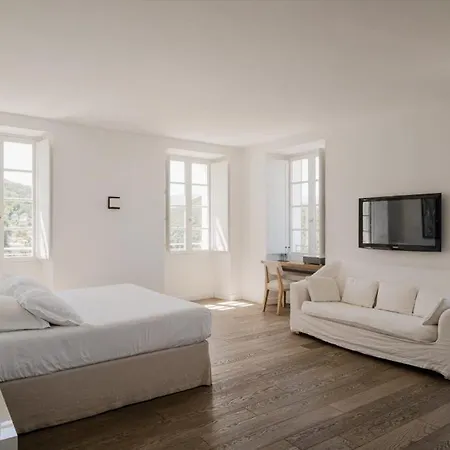 Boutique Noae By Emerald